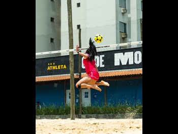  alt="Ana Castela"