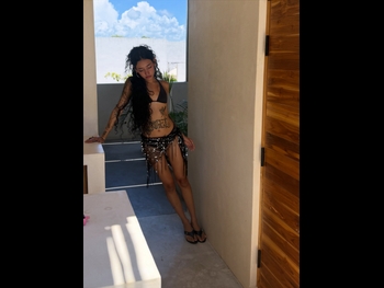  alt="Lizeth Selene"