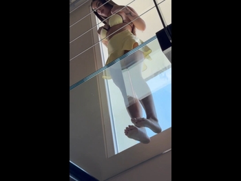  alt="Elisa Esposito"