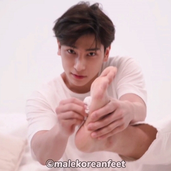 Hangyul Feet Aznudefeet Men