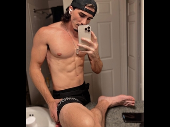  alt="Damien Kyle"
