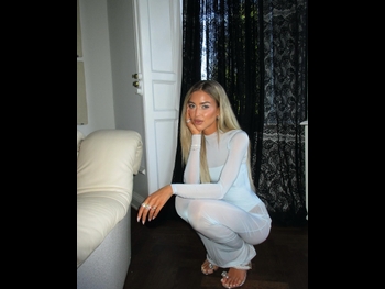  alt="Emili Sindlev"