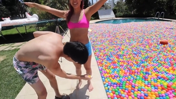 Lizzy Capri