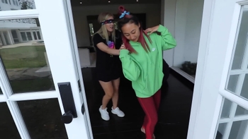 Lizzy Capri