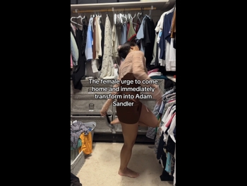  alt="Lizzy Capri"