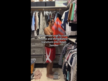 alt="Lizzy Capri"