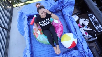 Lizzy Capri