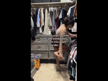  alt="Lizzy Capri"