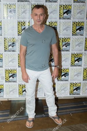 Robert Knepper