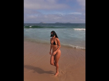  alt="Larissa Santos"