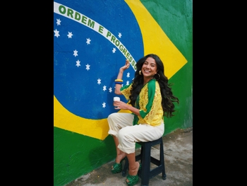  alt="Danielle Diz"