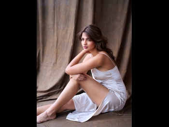  alt="Shruti Chauhan"