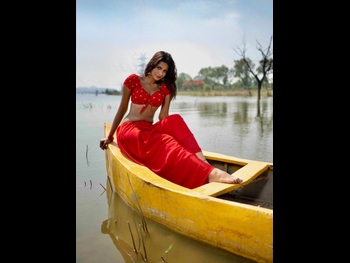  alt="Shruti Chauhan"