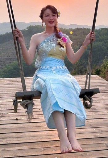 Yiqian Ye