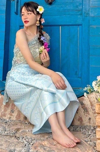 Yiqian Ye