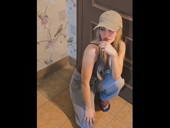  alt="Areej Chaudhry"