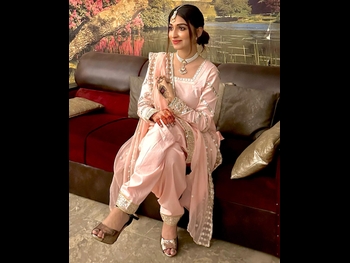  alt="Areej Chaudhry"