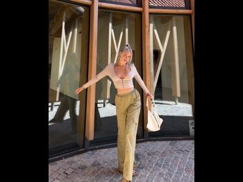  alt="Louise Barnard"