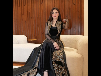  alt="Yasmine Ezz"