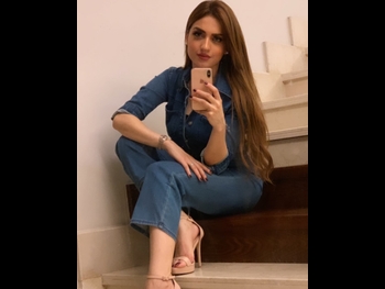  alt="Yasmine Ezz"