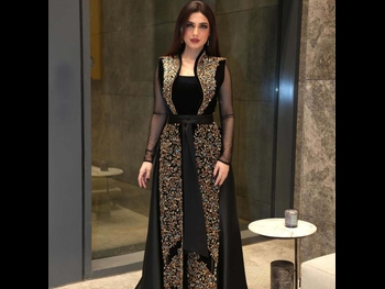 alt="Yasmine Ezz"
