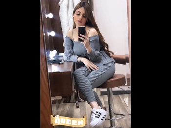  alt="Yasmine Ezz"