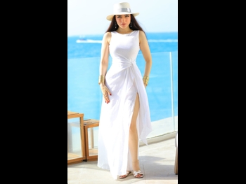  alt="Yasmine Ezz"