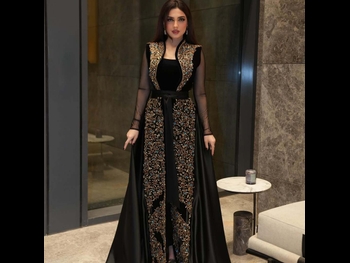  alt="Yasmine Ezz"