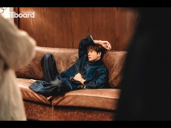  alt="Jackson Wang"