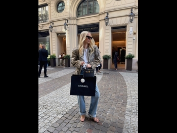  alt="Leonie Hanne"
