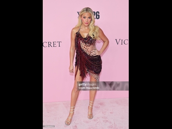  alt="Megan Moroney"