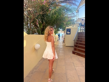  alt="Rosie Mcclelland"
