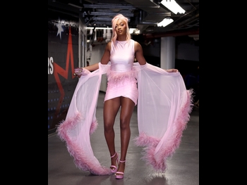  alt="Angel Reese"