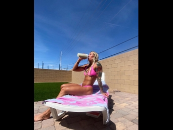  alt="Danielle Brandon"