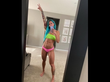  alt="Danielle Brandon"