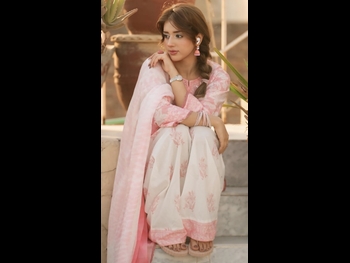  alt="Jannat Mirza"