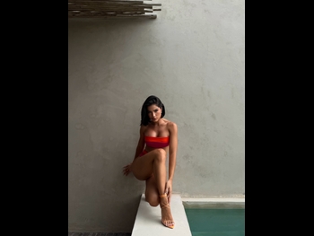  alt="Caroline Fiama"