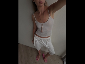  alt="Ellie Thumann"