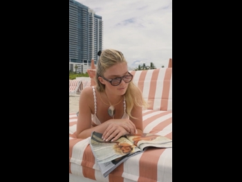  alt="Ellie Thumann"