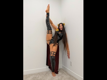  alt="Marie Temara"