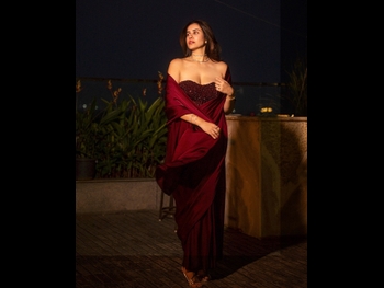  alt="Sonnalli Seygall"