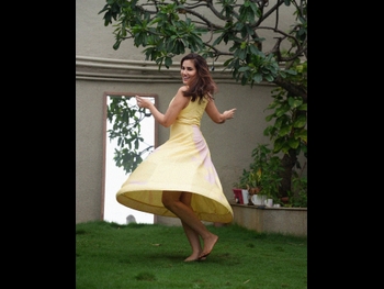  alt="Sonnalli Seygall"