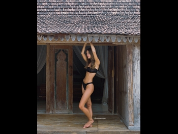  alt="Emily Feld"
