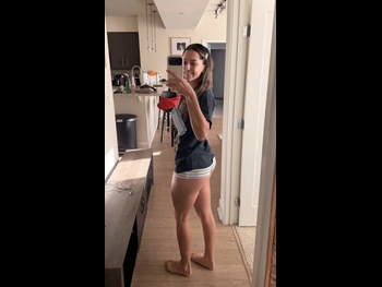 alt="Isabela Lopez"