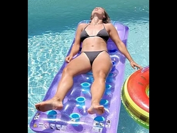  alt="Victoria Pelova"