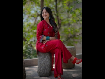  alt="Sravanthi Chokkarapu"