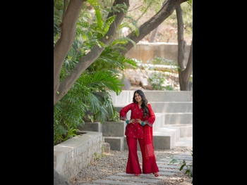  alt="Sravanthi Chokkarapu"