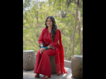  alt="Sravanthi Chokkarapu"