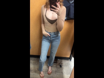  alt="Makenna Kelly"