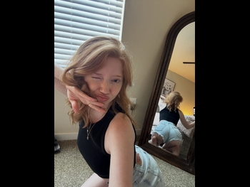  alt="Makenna Kelly"